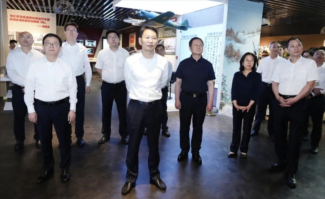 eaac4811c928442f8d18f8a72857acbf.jpg eaac4811c928442f8d18f8a72857acbf.jpg