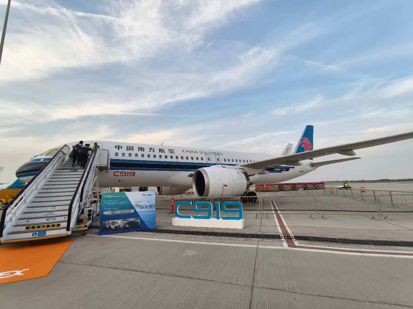 b7bc504e0bba4aacaa956e56714afa5a.jpg b7bc504e0bba4aacaa956e56714afa5a.jpg